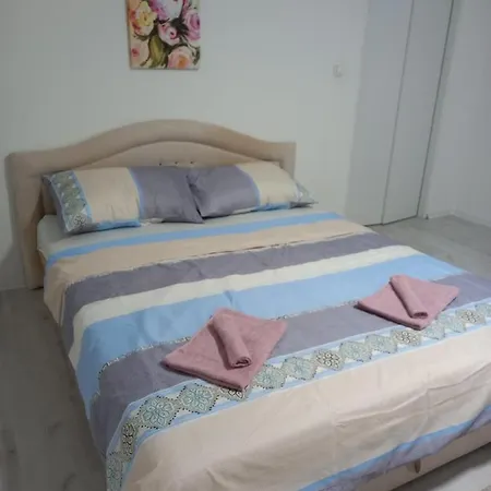Aine - Old Bridge Apartment *