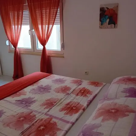 Aine - Old Bridge Apartment *