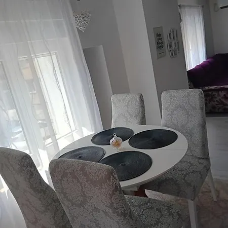 Aine - Old Bridge Apartment *
