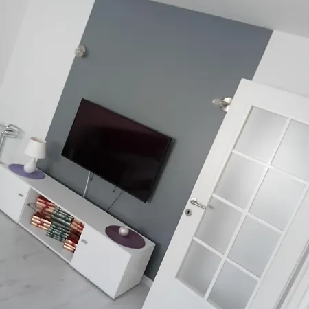 Aine - Old Bridge アパート モスタル